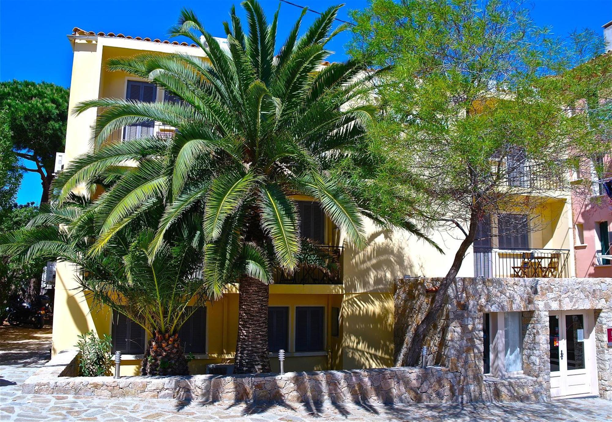 Hotel Le Grillon LʼÎle-Rousse Zewnętrze zdjęcie