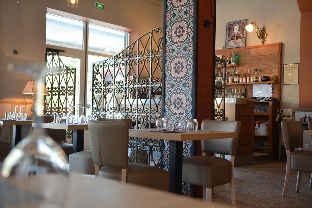 Hotel Le Grillon LʼÎle-Rousse Zewnętrze zdjęcie