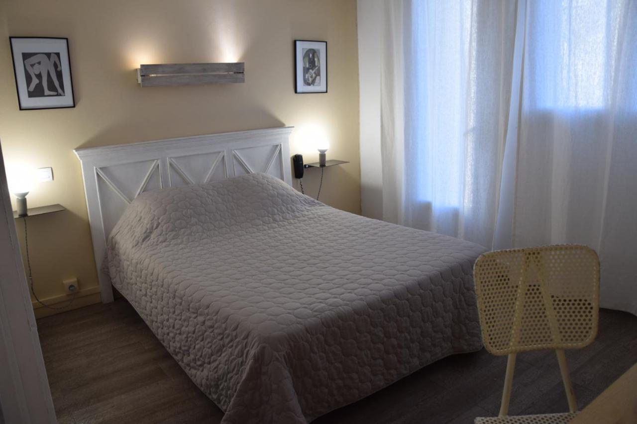 Hotel Le Grillon LʼÎle-Rousse Zewnętrze zdjęcie